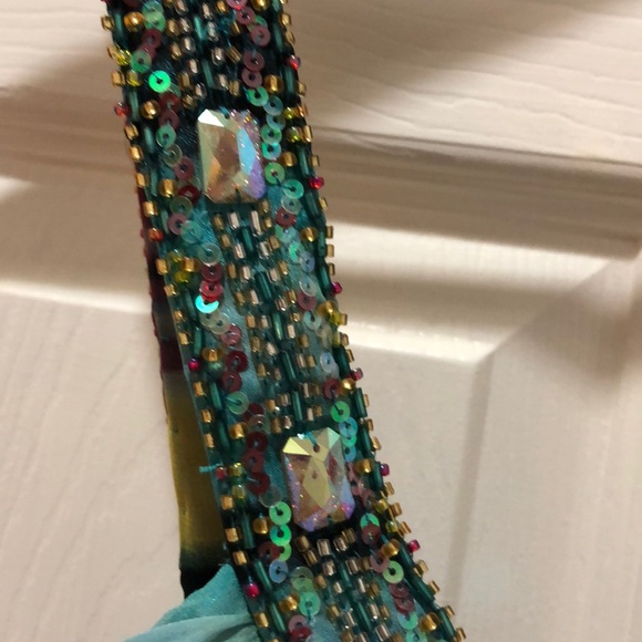 Beautiful evening gown - Picture 4 of 7